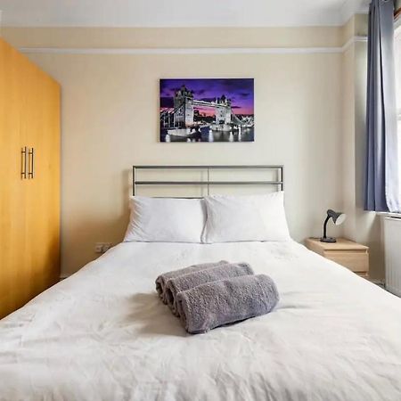 Lovely 3-Bed 20 Minutes To Central Londýn Exteriér fotografie