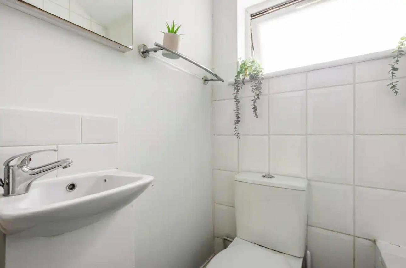 Lovely 3-Bed 20 Minutes To Central Londýn Exteriér fotografie